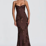 Carlena | Elegancka sukienka maxi z kwiatowym haftem 3D