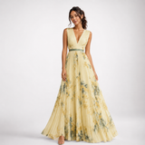 Carlena | Elegancka Plisowana Sukienka Maxi z Dekoltem V