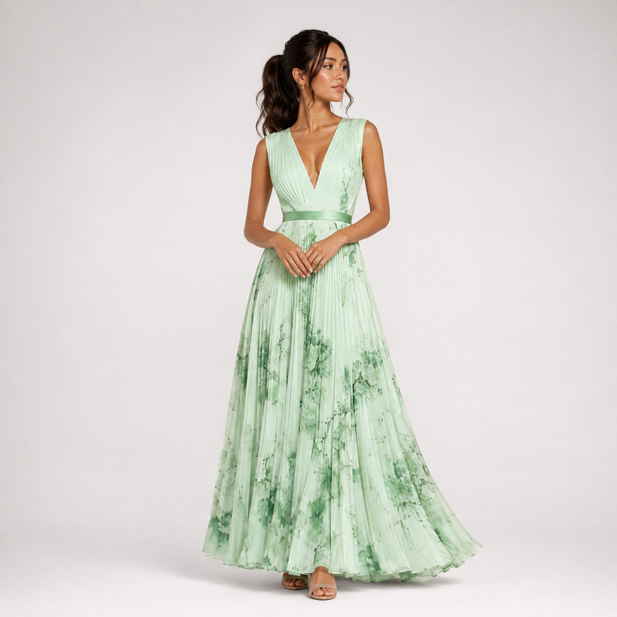 Carlena | Elegancka Plisowana Sukienka Maxi z Dekoltem V