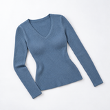 Carlena | Dopasowany Sweter z Dekoltem w Serek