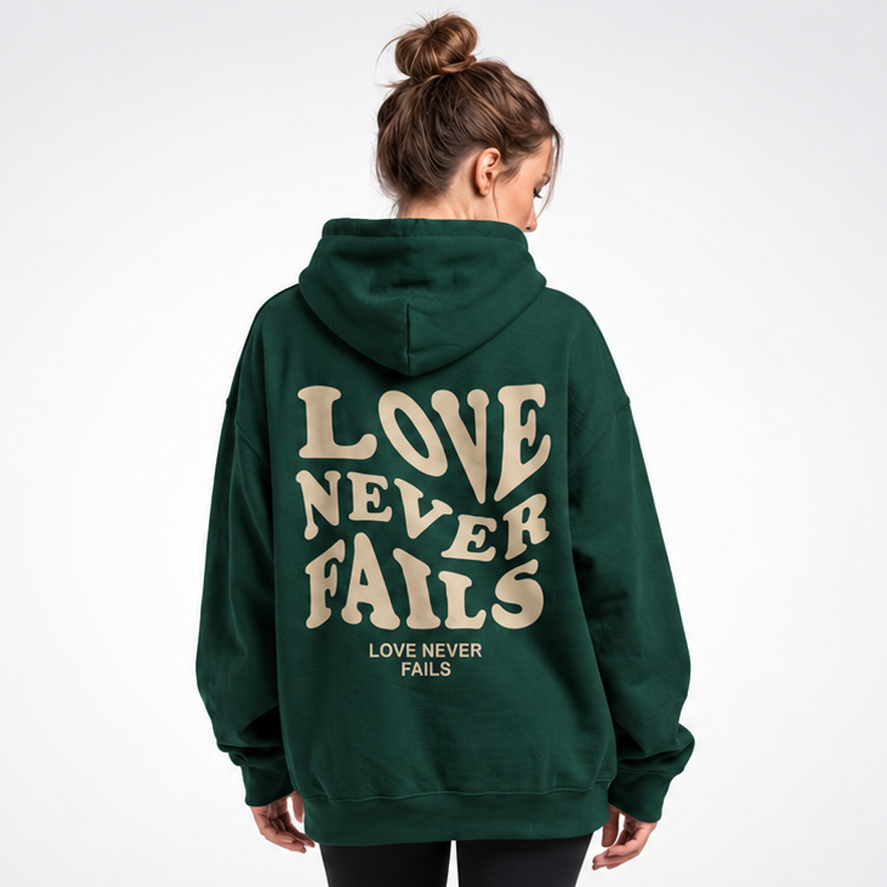 Carlena | Bluza Oversize z Nadrukiem „Love Never Fails”