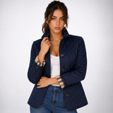 Carlena | Elegancka Pikowana Kurtka o Taliowanym Kroju
