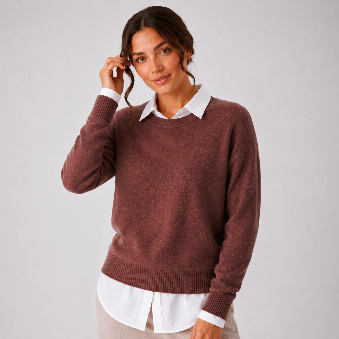 Carlena | Damski sweter wełniany o eleganckim kroju i minimalistycznym wykończeniu | Jolanta