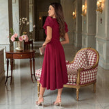 Carlena | Elegancka Sukienka Midi z Dekoltem V