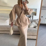 Carlena | Elegancki Komplet ze Spódnicą i Marynarką z Bufiastymi Rękawami