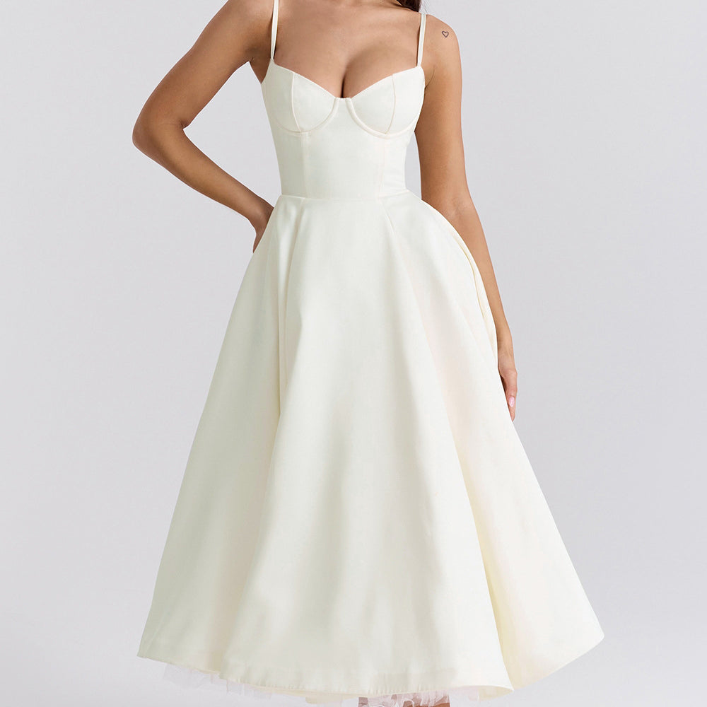 Carlena | Sukienka maxi podkreślająca talię i modelująca sylwetkę z lekkiego tiulu