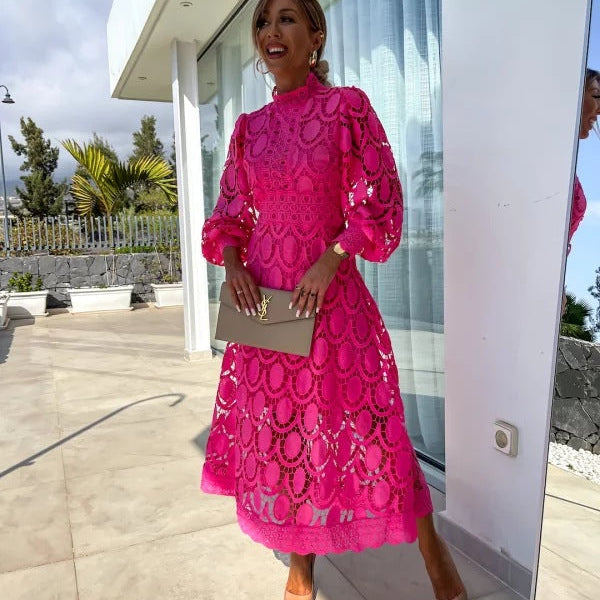 Carlena | Elegancka koronkowa sukienka midi z bufiastymi rękawami