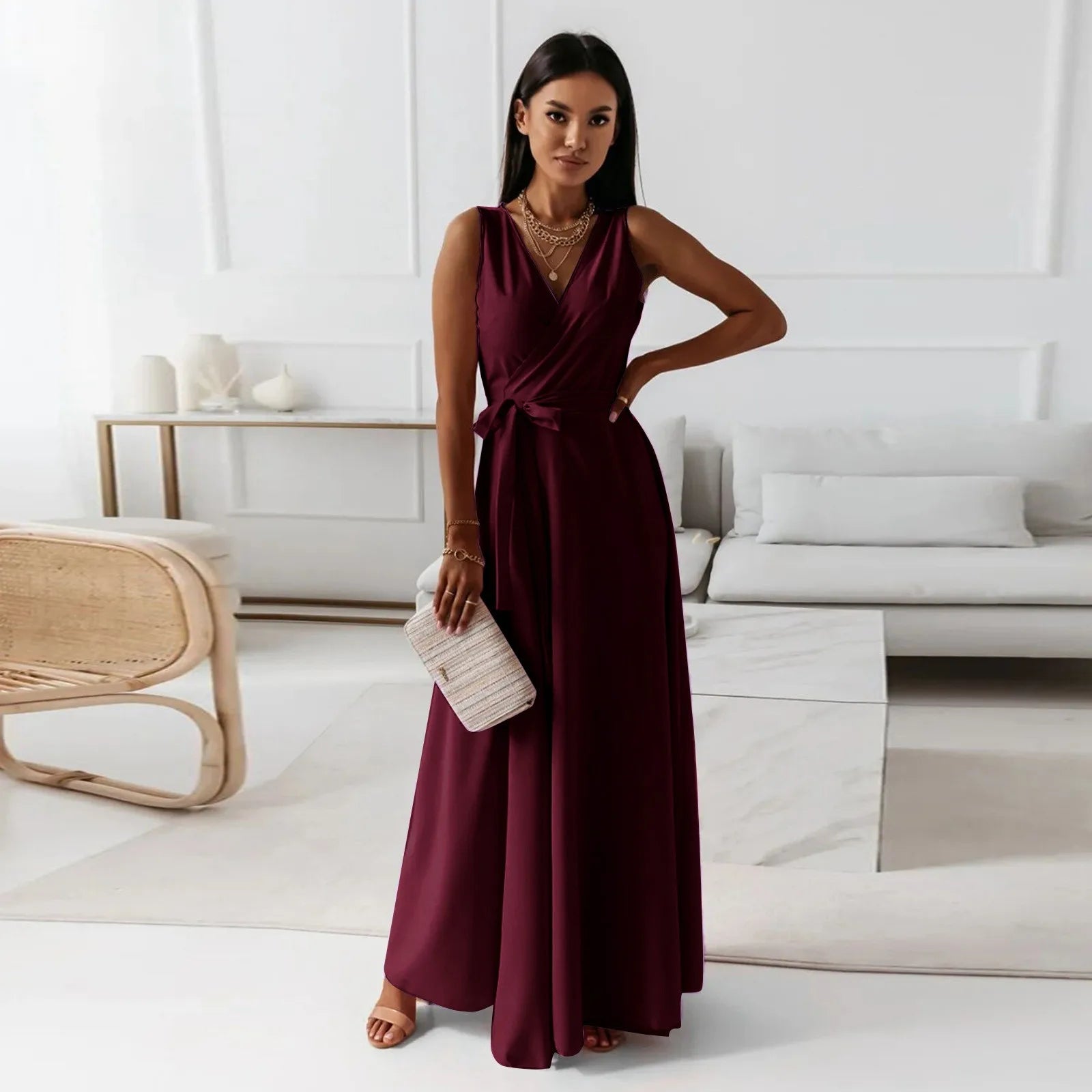 Carlena | Elegancka sukienka maxi z kopertowym dekoltem i wiązaniem w talii