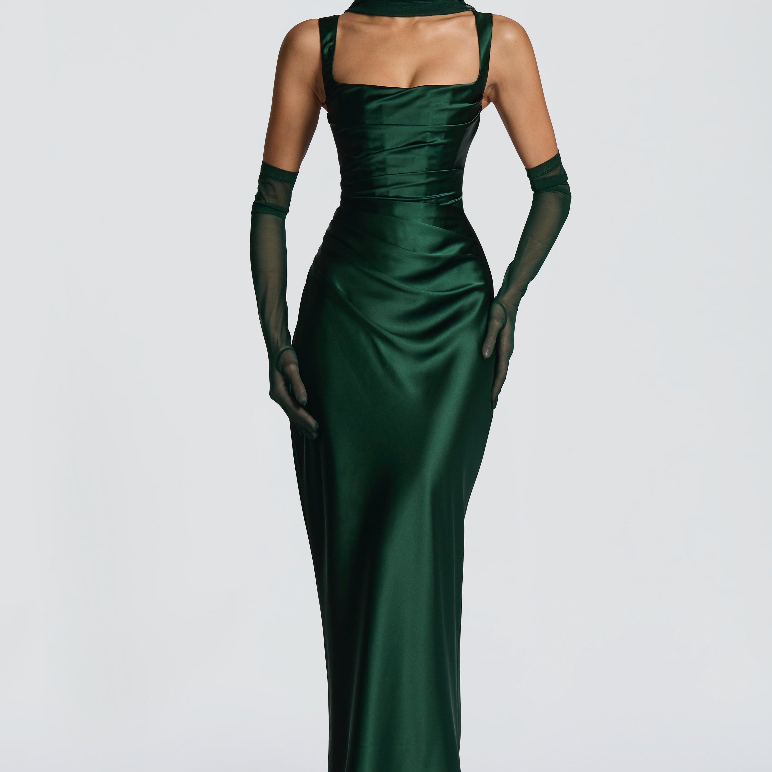 Carlena | Elegancka satynowa suknia maxi z kwadratowym dekoltem