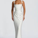 Carlena | Elegancka satynowa suknia maxi z kwadratowym dekoltem