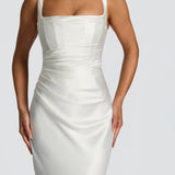 Carlena | Elegancka satynowa suknia maxi z kwadratowym dekoltem
