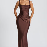 Carlena | Elegancka satynowa suknia maxi z kwadratowym dekoltem