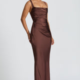 Carlena | Elegancka satynowa suknia maxi z kwadratowym dekoltem