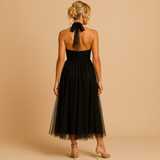 Carlena | Elegancka sukienka midi z halterowym dekoltem