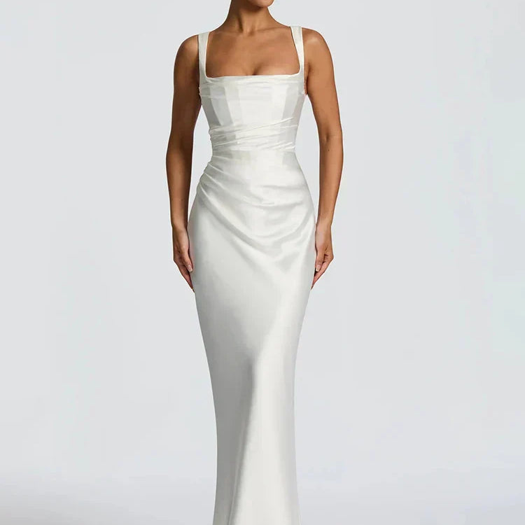 Carlena | Elegancka sukienka maxi z odkrytymi plecami i szarfą