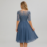 Carlena | Elegancka Sukienka Midi z Koronkową Górą i Rękawem 3/4