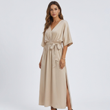 Carlena | Elegancka Sukienka Maxi z Dekoltem V, Paskiem i Rozcięciami po Bokach