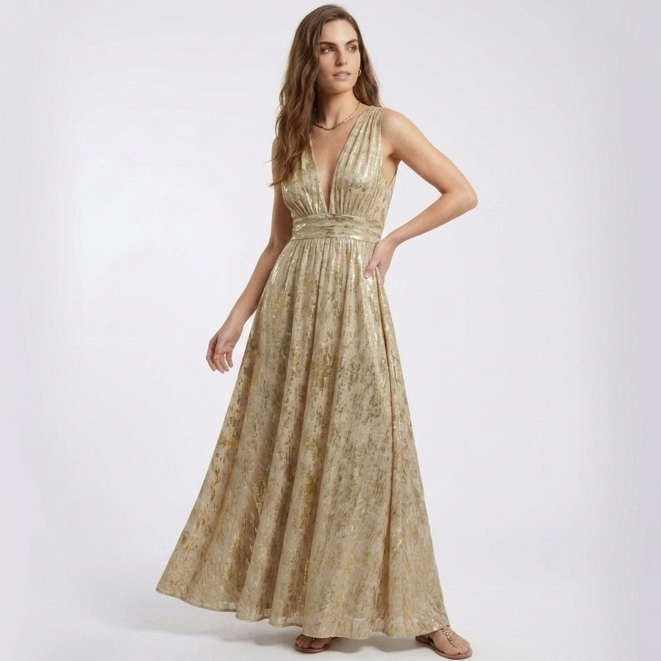 Carlena | Elegancka Sukienka Maxi z Metalicznym Połyskiem i Dekoltem V