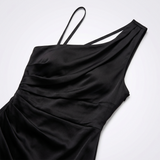 Carlena | Elegancka Sukienka Maxi na Jedno Ramię z Rozcięciem
