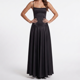 Carlena | Elegancka Satynowa Sukienka Maxi z Kwadratowym Dekoltem