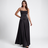 Carlena | Elegancka Satynowa Sukienka Maxi z Kwadratowym Dekoltem