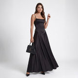Carlena | Elegancka Satynowa Sukienka Maxi z Kwadratowym Dekoltem