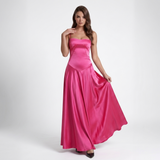 Carlena | Elegancka Satynowa Sukienka Maxi z Kwadratowym Dekoltem