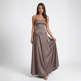 Carlena | Elegancka Satynowa Sukienka Maxi z Kwadratowym Dekoltem