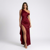 Carlena | Elegancka Satynowa Sukienka Maxi na Jedno Ramię z Rozcięciem