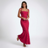 Carlena | Elegancka Żakardowa Sukienka Maxi w Kwiatowy Wzór z Wiązanymi Ramiączkami