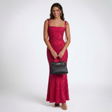 Carlena | Elegancka Żakardowa Sukienka Maxi w Kwiatowy Wzór z Wiązanymi Ramiączkami