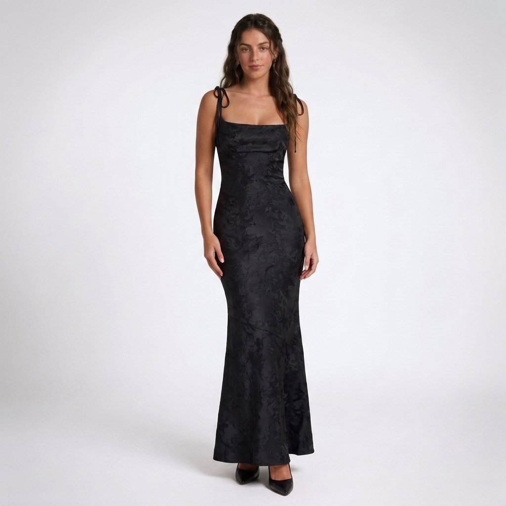 Carlena | Elegancka Żakardowa Sukienka Maxi w Kwiatowy Wzór z Wiązanymi Ramiączkami