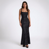 Carlena | Elegancka Żakardowa Sukienka Maxi w Kwiatowy Wzór z Wiązanymi Ramiączkami