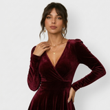 Carlena | Elegancka Aksamitna Sukienka Mini Kopertowa z Dekoltem V