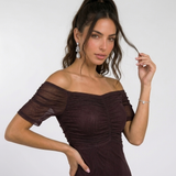 Carlena | Elegancka Sukienka Maxi z Odkrytymi Ramionami