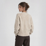 Carlena | Kaszmirowy Kardigan z Guzikami i Dekoltem V