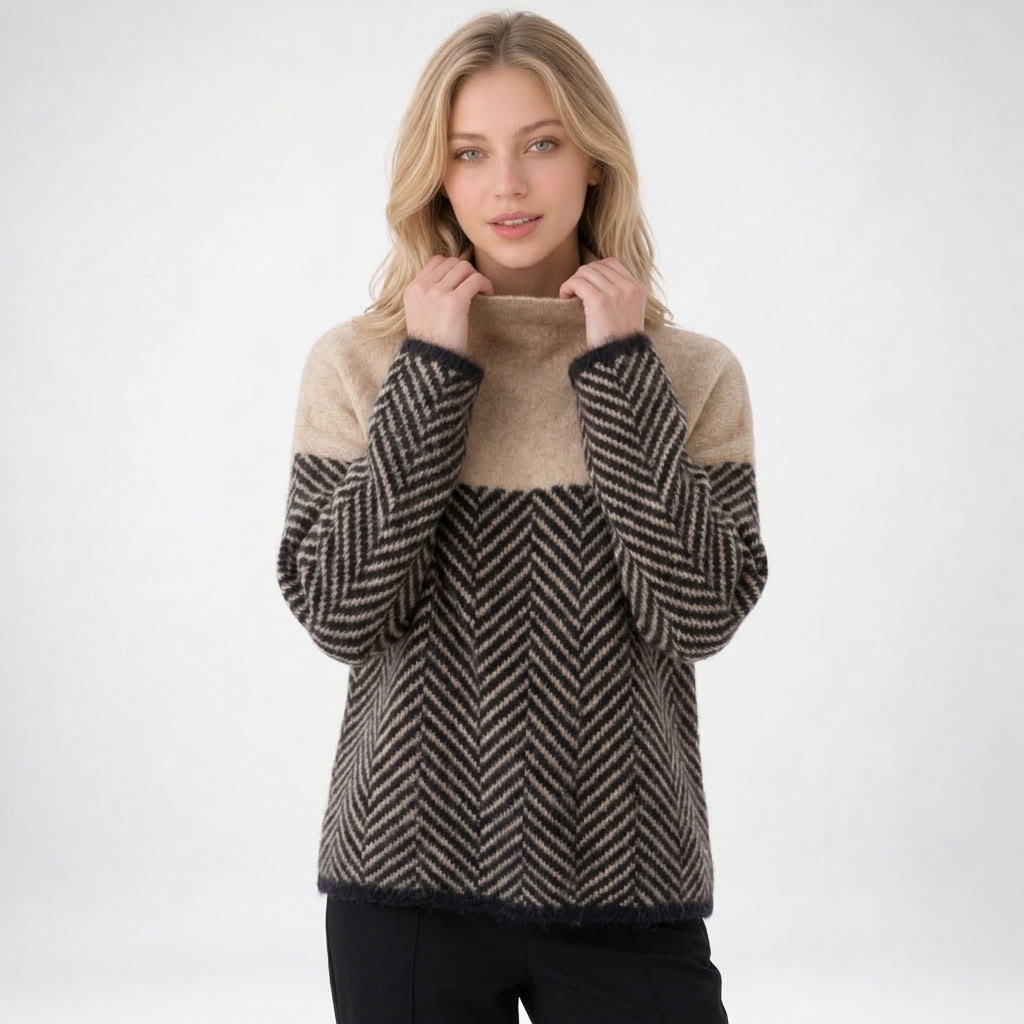 Carlena | Sweter Oversize z Golfem i Wzorem Chevron