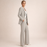 Carlena | Elegancki damski garnitur premium z rozszerzanymi spodniami