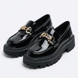Carlena | Damskie Loafersy Chunky z Ozdobnym Łańcuszkiem i Grubą Podeszwą