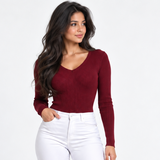 Carlena | Dopasowany Sweter z Dekoltem w Serek