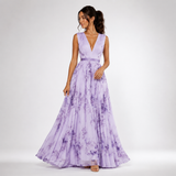 Carlena | Elegancka Plisowana Sukienka Maxi z Dekoltem V