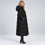Oversize kurtka puchowa maxi z kapturem w kolorze czarnym – widok z boku