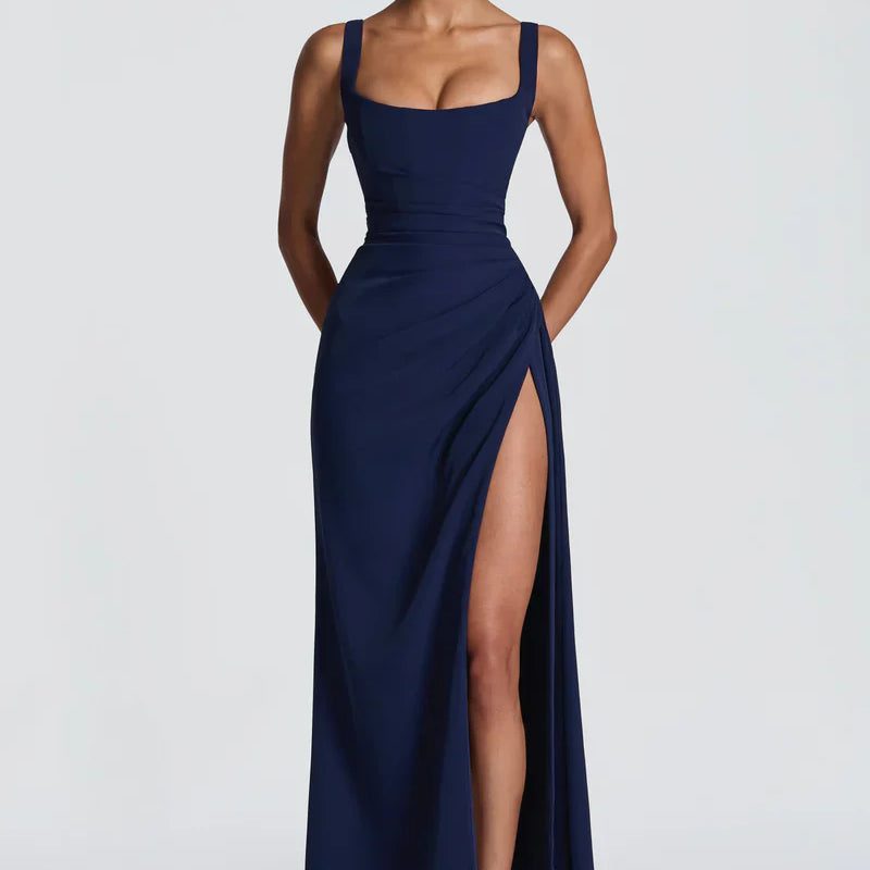 Carlena | Elegancka sukienka maxi z rozcięciem i kwadratowym dekoltem