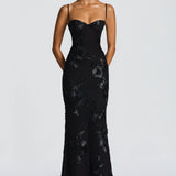 Carlena | Elegancka sukienka maxi z kwiatowym haftem 3D