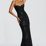 Carlena | Elegancka sukienka maxi z kwiatowym haftem 3D