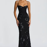 Carlena | Elegancka sukienka maxi z kwiatowym haftem 3D