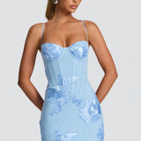 Carlena | Elegancka sukienka maxi z kwiatowym haftem 3D