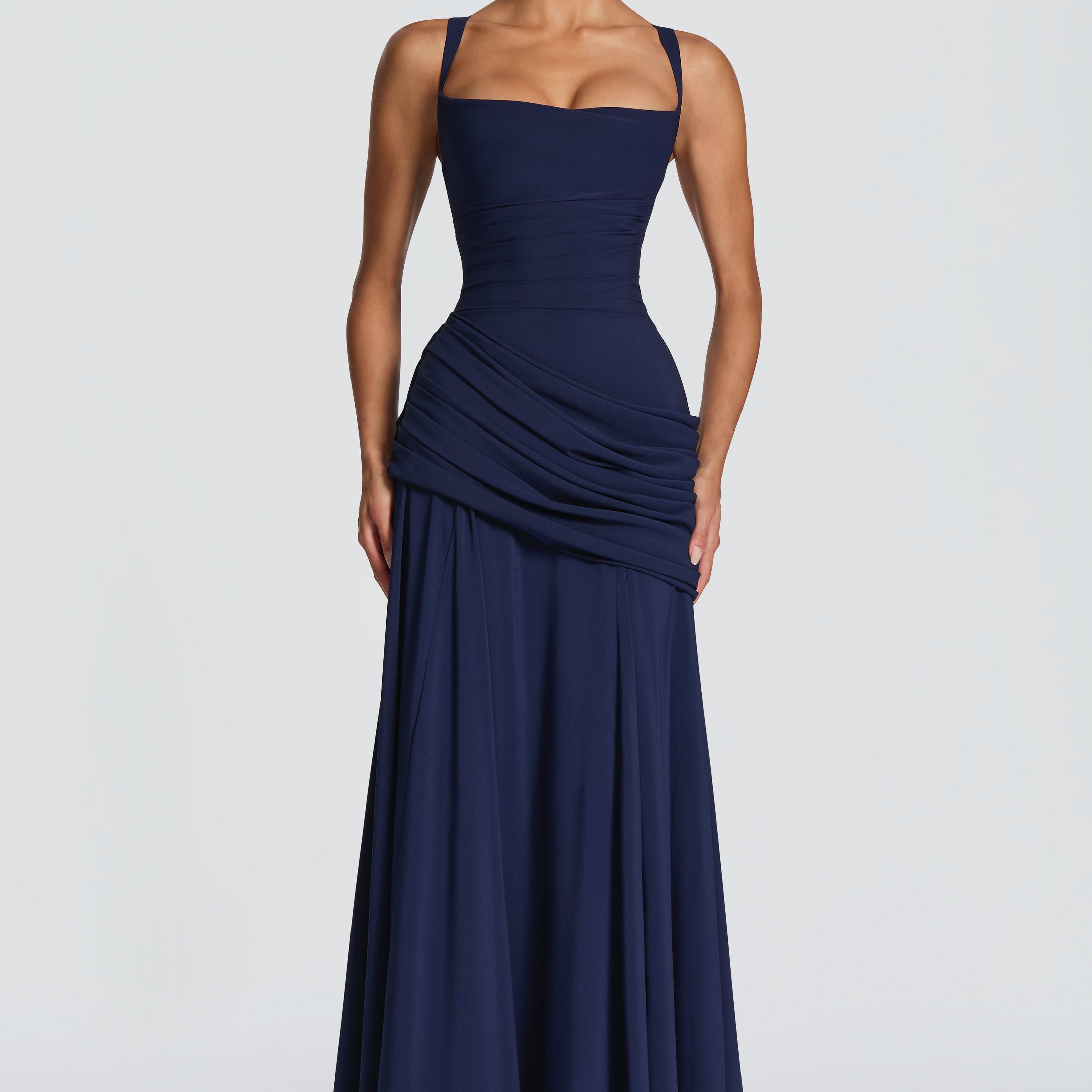 Carlena | Elegancka sukienka maxi z drapowaniem
