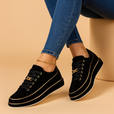 Carlena | Białe sneakersy damskie ze złotym detalem | Paulina